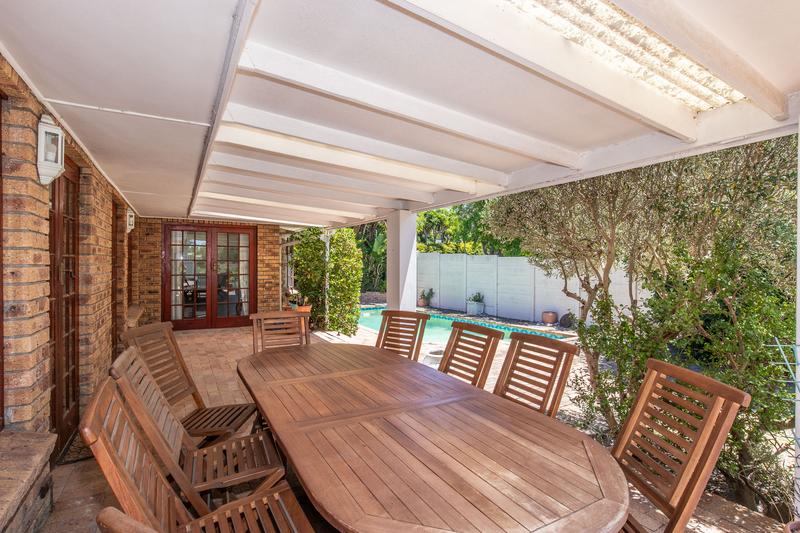 5 Bedroom Property for Sale in Constantia Western Cape